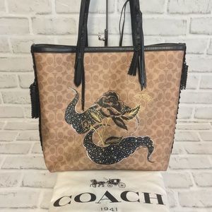 Coach Tote 34 In Signature Canvas With Tattoo